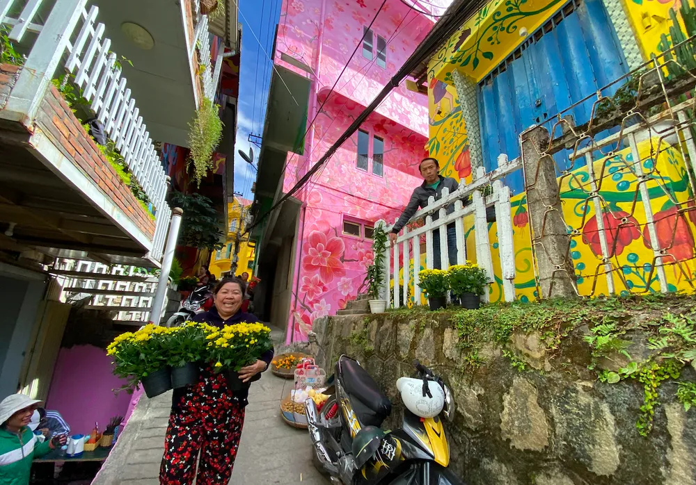 Phố nghệ thuật dốc nhà Làng – Đà Lạt thu hút du khách ảnh 12