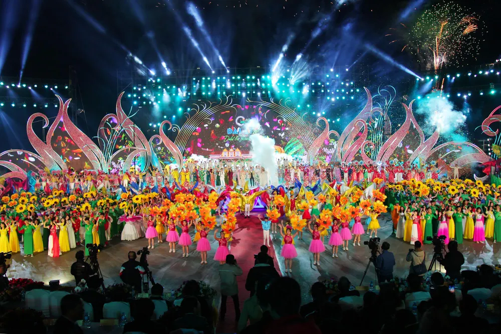 Rực rỡ đêm hội khai mạc Festival hoa Đà Lạt 2019 ảnh 1