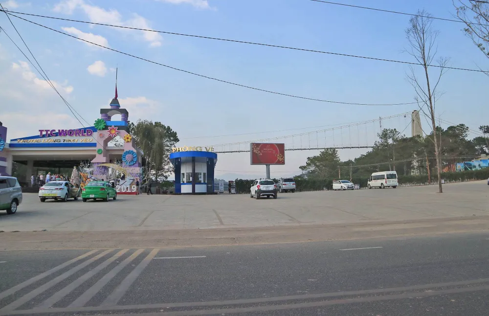 Cầu đáy kính không phép “mọc” giữa Thung lũng Tình yêu, Đà Lạt ảnh 3