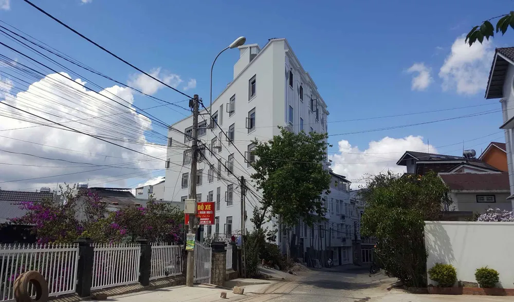 Sẽ cưỡng chế khách sạn xây vượt tầng, sai phép giữa trung tâm Đà Lạt ảnh 3