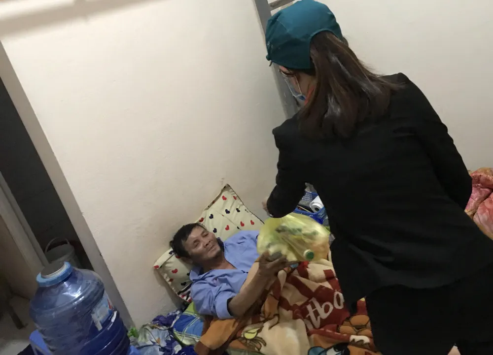 Đà Lạt: Hàng ngàn phần quà trao tận tay người có hoàn cảnh khó khăn trong mùa dịch ảnh 9