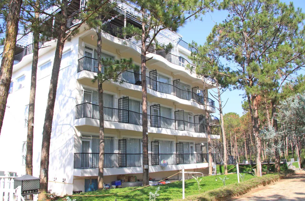 Tiếp tục tháo dỡ nhiều công trình xây dựng không phép trong khu nghỉ dưỡng ở hồ Tuyền Lâm  ảnh 2