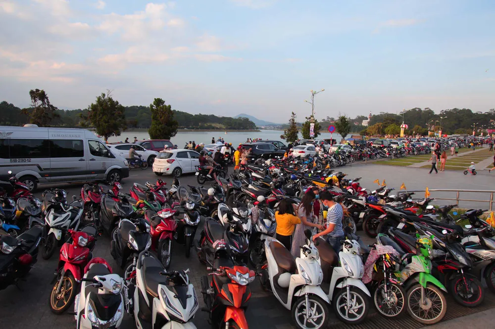 Du khách bắt đầu đổ về Đà Lạt nghỉ lễ ảnh 12