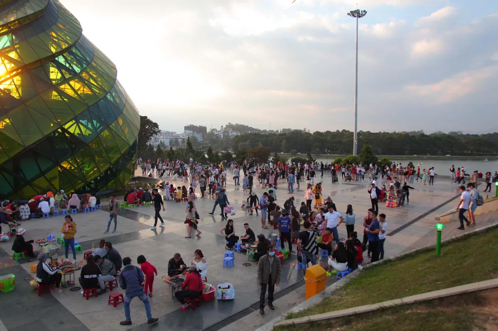 Du khách bắt đầu đổ về Đà Lạt nghỉ lễ ảnh 8