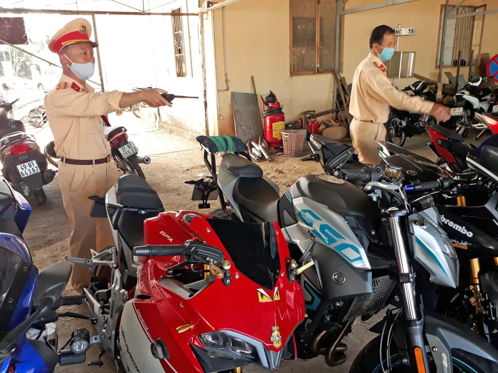 Công an Đà Lạt tạm giữ 35 xe phân khối lớn đi “phượt” dịp lễ ảnh 1