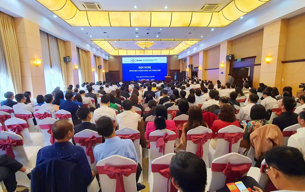 Nâng cao chất lượng đội ngũ pháp chế tại EVN ảnh 1