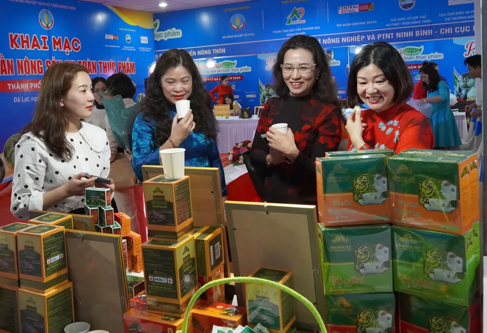 Khai mạc “Phiên chợ Tuần nông sản an toàn thực phẩm năm 2020” tại Đà Lạt ảnh 1