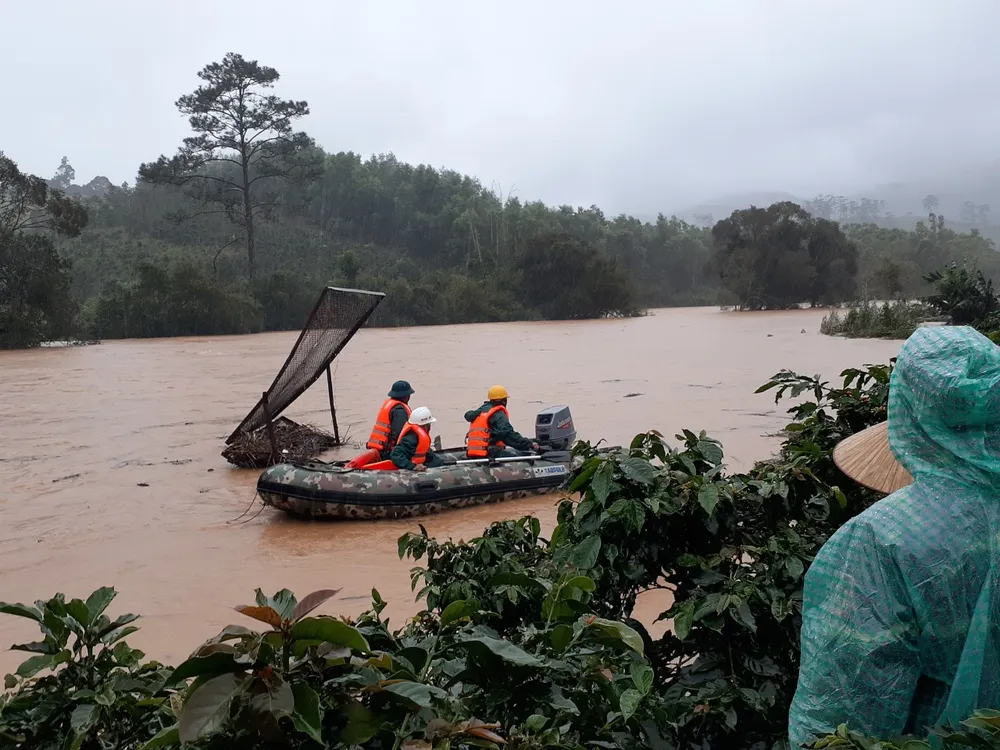 Hai du khách bị lũ cuốn mất tích khi khám phá Vườn quốc gia Bidoup - Núi Bà ảnh 1