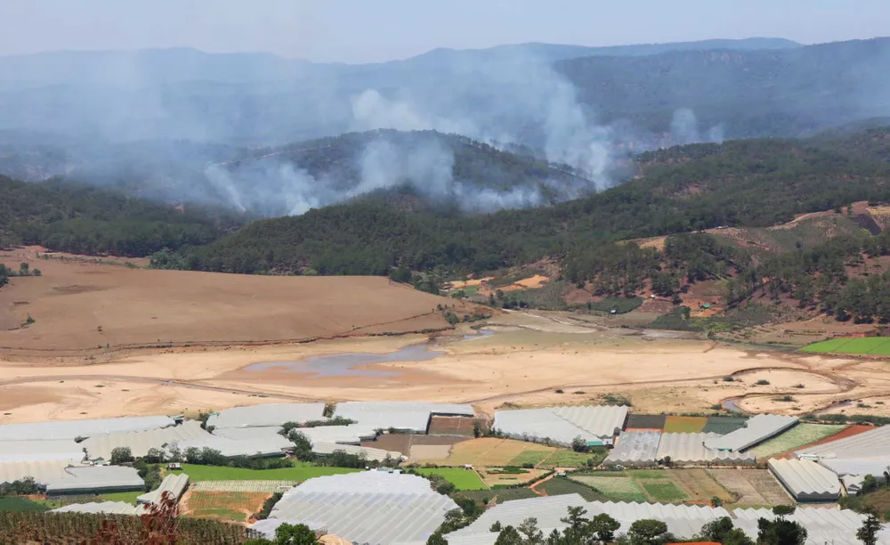 Xe máy thoải mái đi giữa lòng hồ Đan Kia – Suối Vàng  ảnh 8