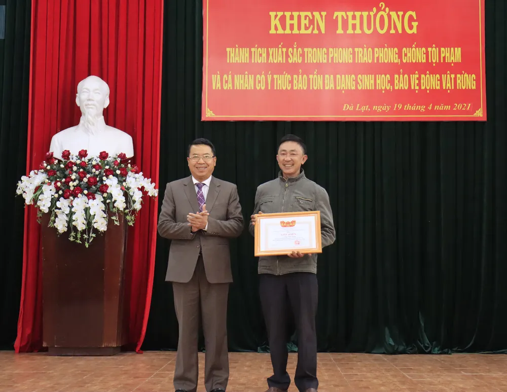 Khen thưởng người mua thú hoang giao nộp kiểm lâm ảnh 1