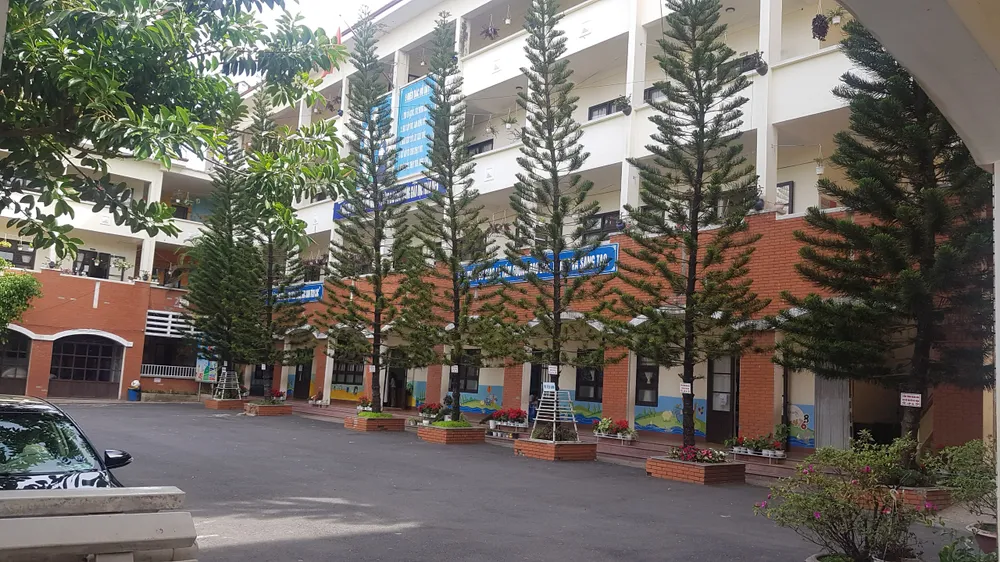 Tạm đình chỉ công tác cô giáo đánh học sinh bầm tím người ảnh 1