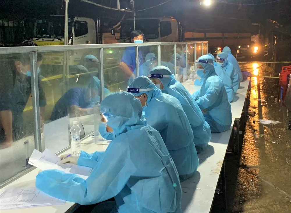 Lâm Đồng: Sau khi vận chuyển hàng hóa về nơi lưu trú, lái xe vẫn phải xét nghiệm lại Covid-19 ảnh 1