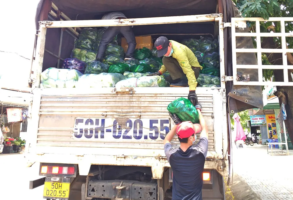 Nhiều địa phương hỗ trợ hàng hóa cho TPHCM ảnh 4