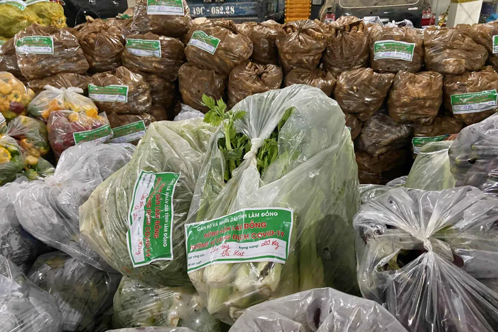 Lâm Đồng tiếp tục gửi 420 tấn rau, củ hỗ trợ các địa phương phòng, chống dịch ảnh 2