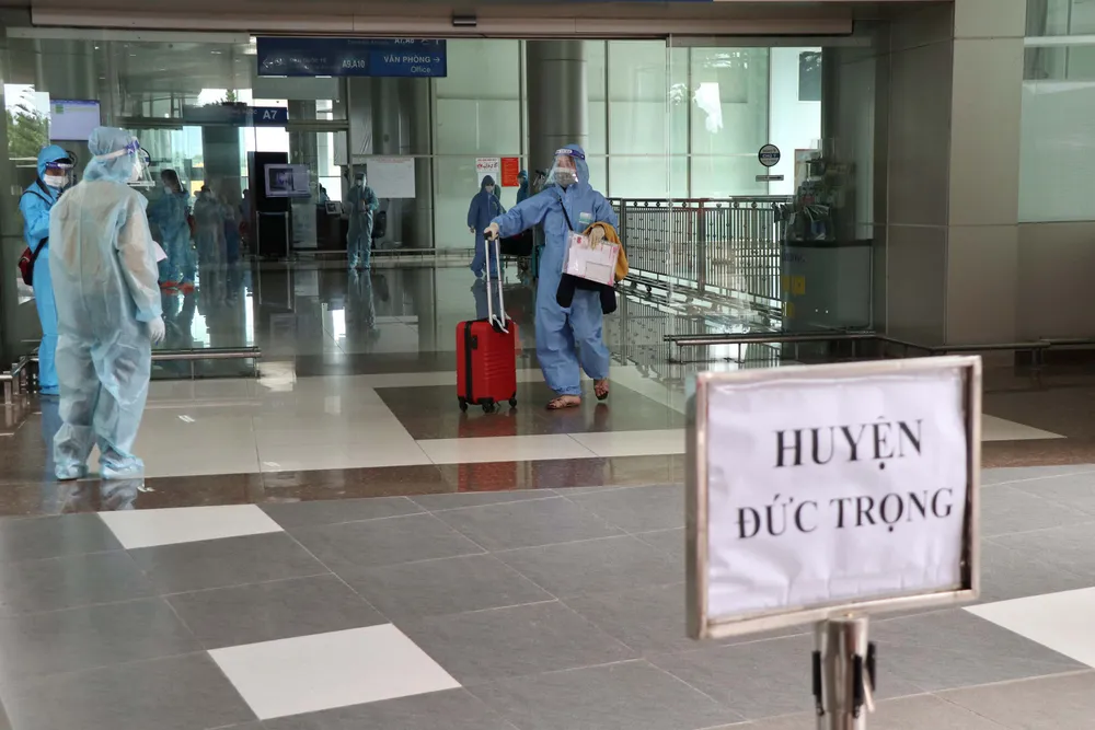 251 phụ nữ mang thai được đón về Lâm Đồng ảnh 8