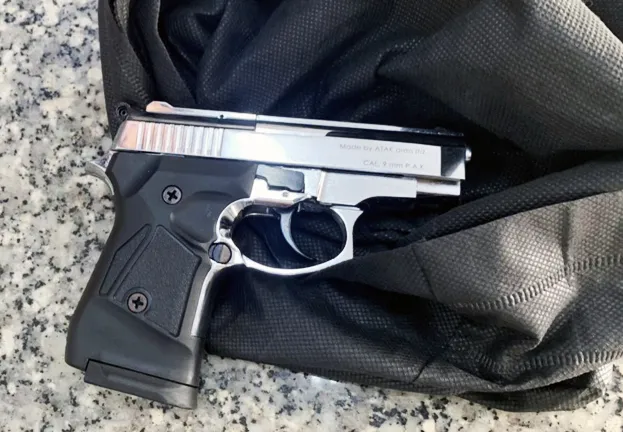 Bắn nhiều phát đạn vào đối thủ vì mâu thuẫn ảnh 1