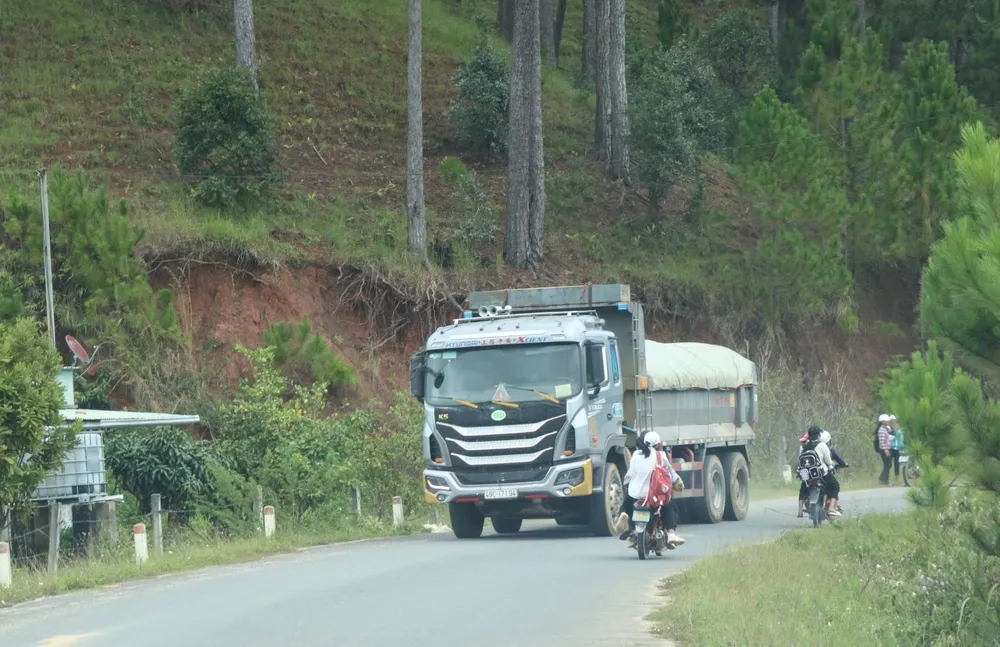 Sau phản ánh của Báo SGGP: Đình chỉ khai thác cát, thanh tra toàn diện khu vực liên quan  ảnh 3