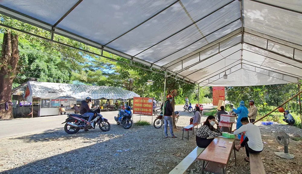 Chấn chỉnh ngay hoạt động tại chốt kiểm soát dịch Covid-19 huyện Cát Tiên, Lâm Đồng ảnh 1
