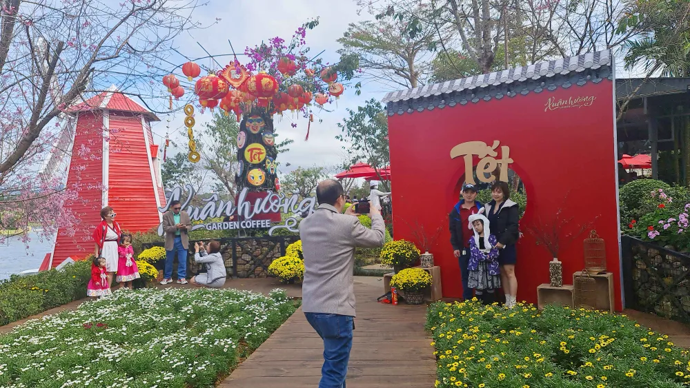 Hết tết, Đà Lạt vẫn đông khách ảnh 5