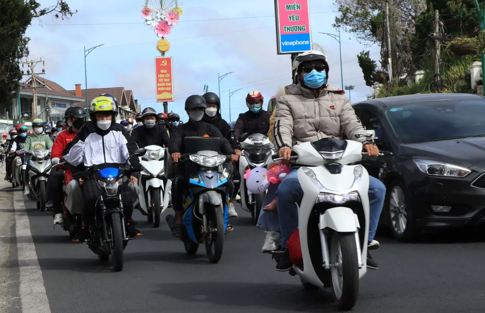 Hết tết, Đà Lạt vẫn đông khách ảnh 2