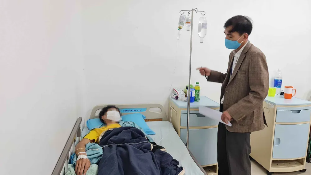 Hàng chục người nghi ngộ độc từ chuỗi cửa hàng bánh mì nổi tiếng ở Đà Lạt ảnh 1