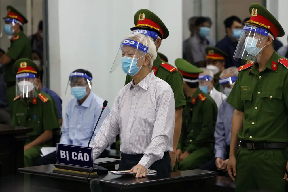 2 cựu chủ tịch tỉnh Khánh Hòa hầu tòa ảnh 1