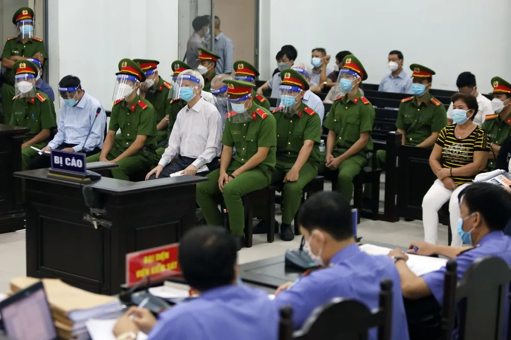2 cựu chủ tịch tỉnh Khánh Hòa hầu tòa ảnh 5