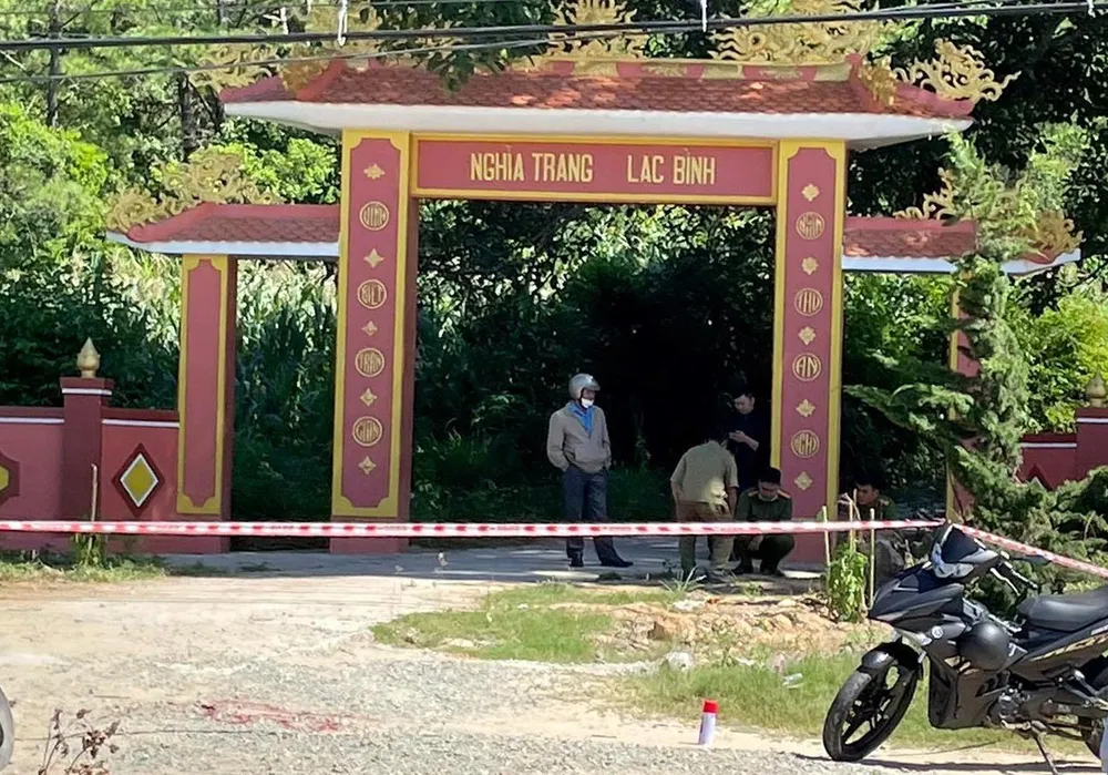 Hai bố con tử vong trong nghĩa trang ảnh 1