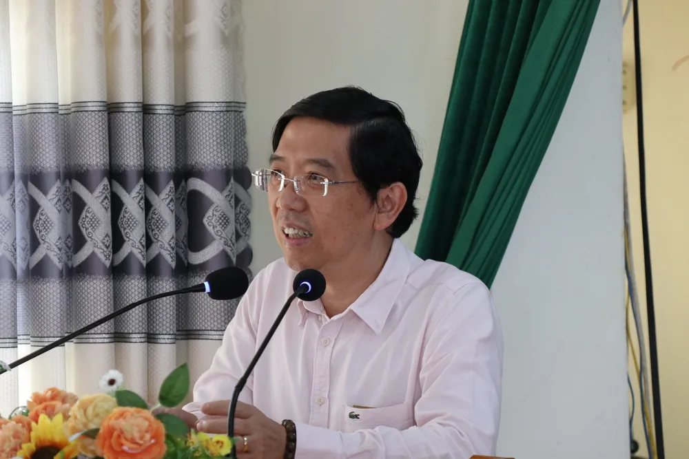 Báo SGGP phối hợp Bệnh viện Đa khoa Lâm Đồng trao quà, khám bệnh miễn phí đồng bào khó khăn ảnh 2