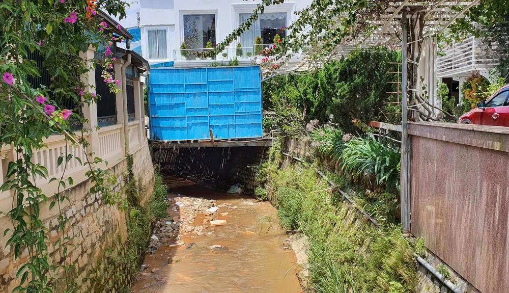 Đà Lạt chấn chỉnh tình trạng lấn suối sau trận mưa gây ngập ảnh 1