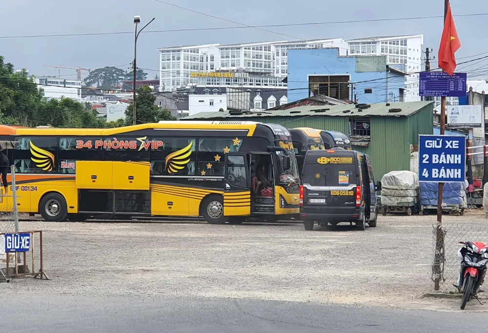 Nhiều nhà xe hoạt động trá hình ngay giữa trung tâm Đà Lạt ảnh 2