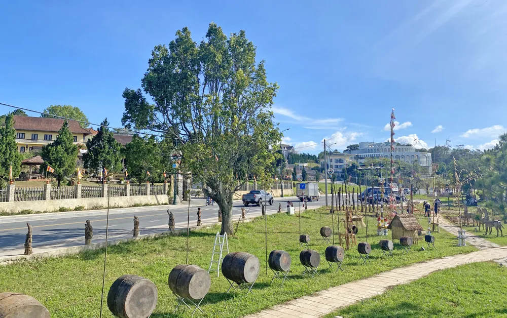 Thưởng lãm không gian văn hoá Tây Nguyên bên hồ Xuân Hương – Đà Lạt ảnh 1