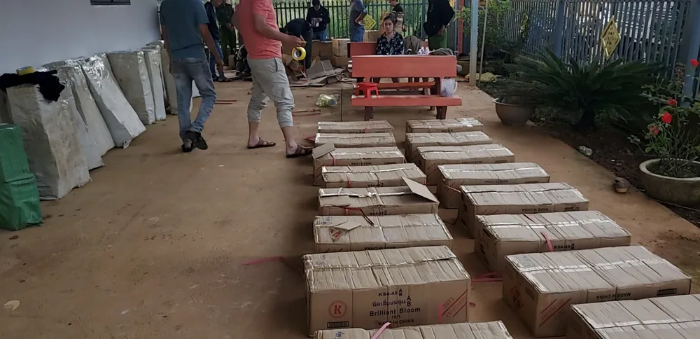 Triệt phá đường dây vận chuyển gần 1,8 tấn pháo lậu ảnh 1