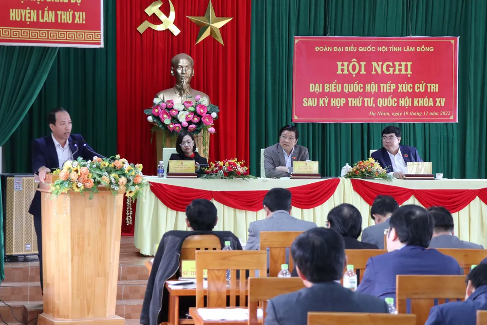 Trưởng Ban Nội chính Trung ương Phan Đình Trạc tiếp xúc cử tri tại xã Đạ Nhim (Lâm Đồng) ảnh 3