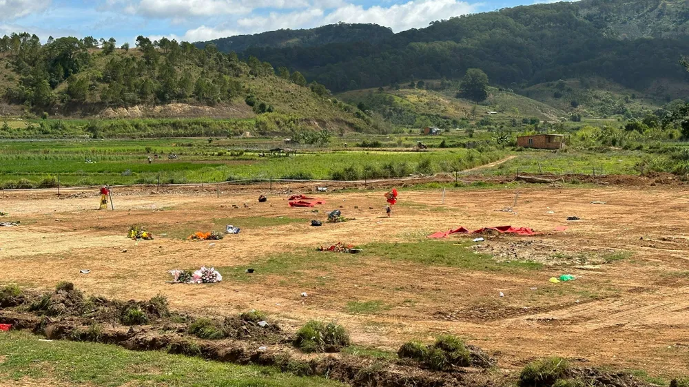 Sau ngày khởi công (20-2-2023), Dự án hồ chứa nước Ta Hoét chưa thể xây dựng. Ảnh: ĐOÀN KIÊN