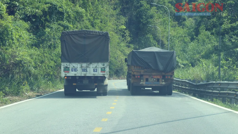 Đèo Bảo Lộc sẽ cấm xe theo khung giờ theo chiều lên xuống nhằm hạn chế tình trạng ùn ứ giao thông trên đèo. Ảnh: ĐOÀN KIÊN