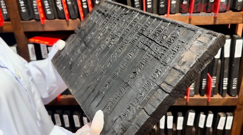 Các chữ sắc nét, không có hiện tượng nhòe chữ trên mộc bản sau khi được xử lý