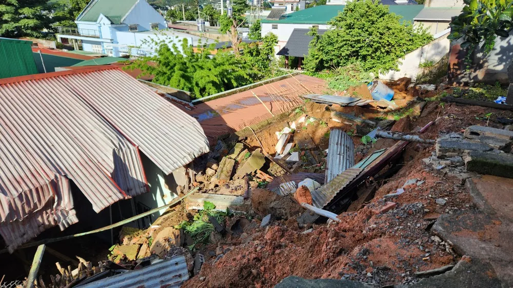 Hiện trường vụ sạt lở làm 1 người tử vong tại TP Bảo Lộc