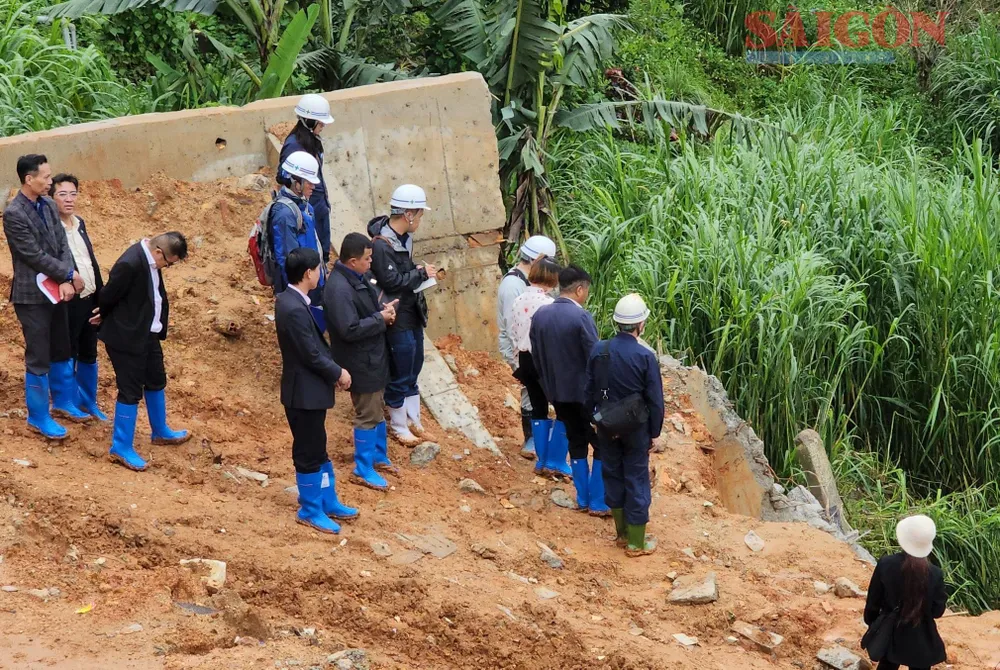 Đoàn chuyên gia Nhật Bản ghi nhận hình ảnh, tư liệu tại hiện trường vụ sạt lở hẻm 36 Hoàng Hoa Thám, phường 10, TP Đà Lạt
