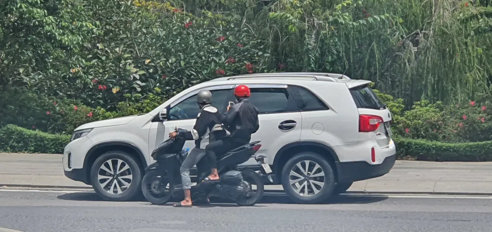 Đà Lạt: 2 đối tượng rải hàng ngàn danh thiếp chứa mã độc, khiêu dâm ảnh 3