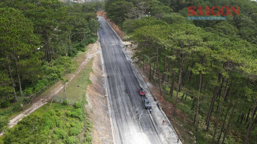 Một đoạn đường đèo Prenn sau khi mở rộng. Ảnh: ĐOÀN KIÊN