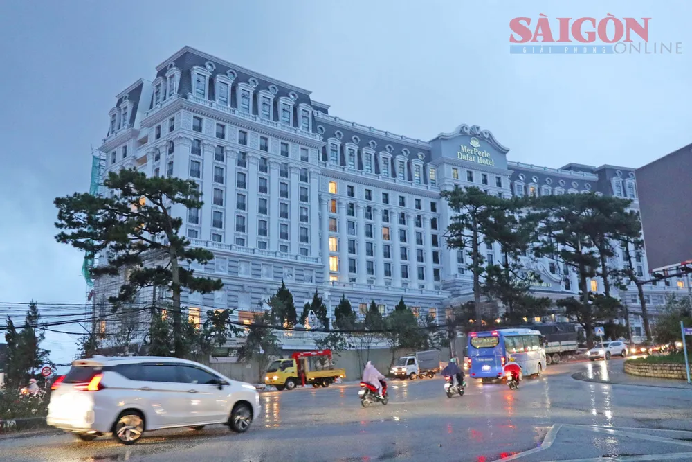 Merperle Dalat Hotel nằm ngay cửa ngõ TP Đà Lạt. Ảnh: ĐOÀN KIÊN