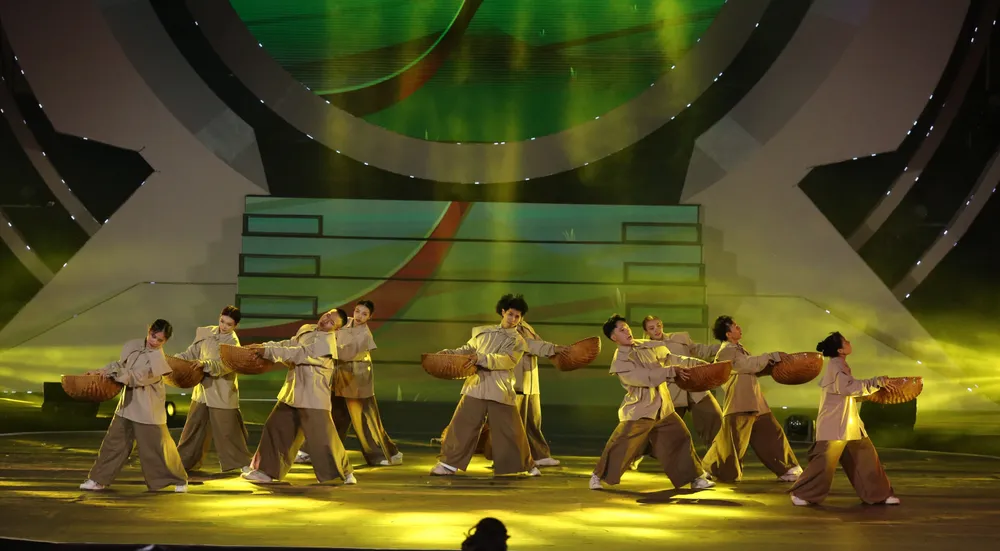 GAME ON CREW (1).JPG