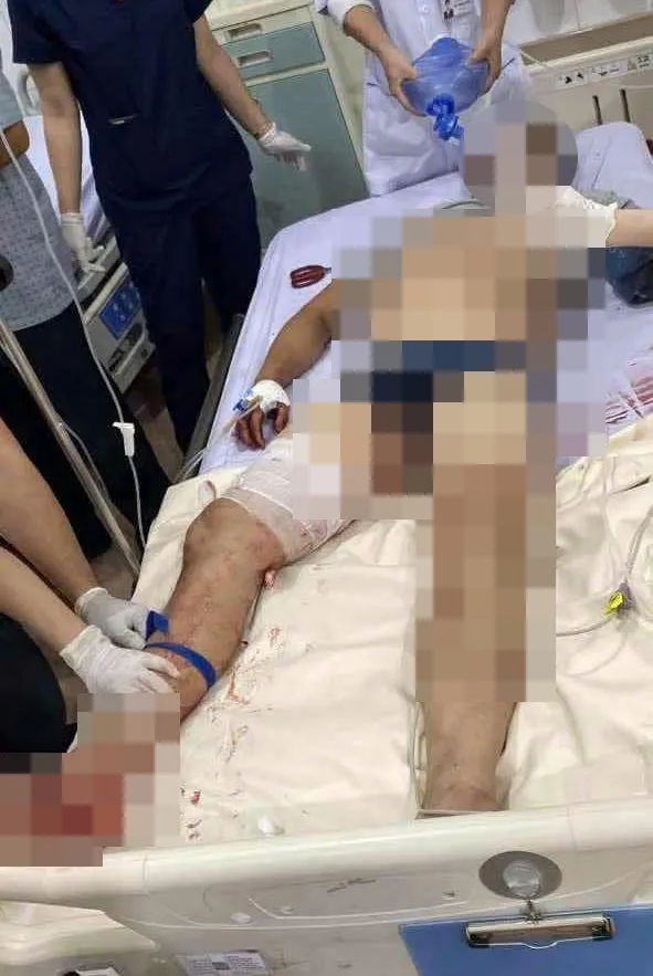 59977fe4ea675b390276 copy.jpg