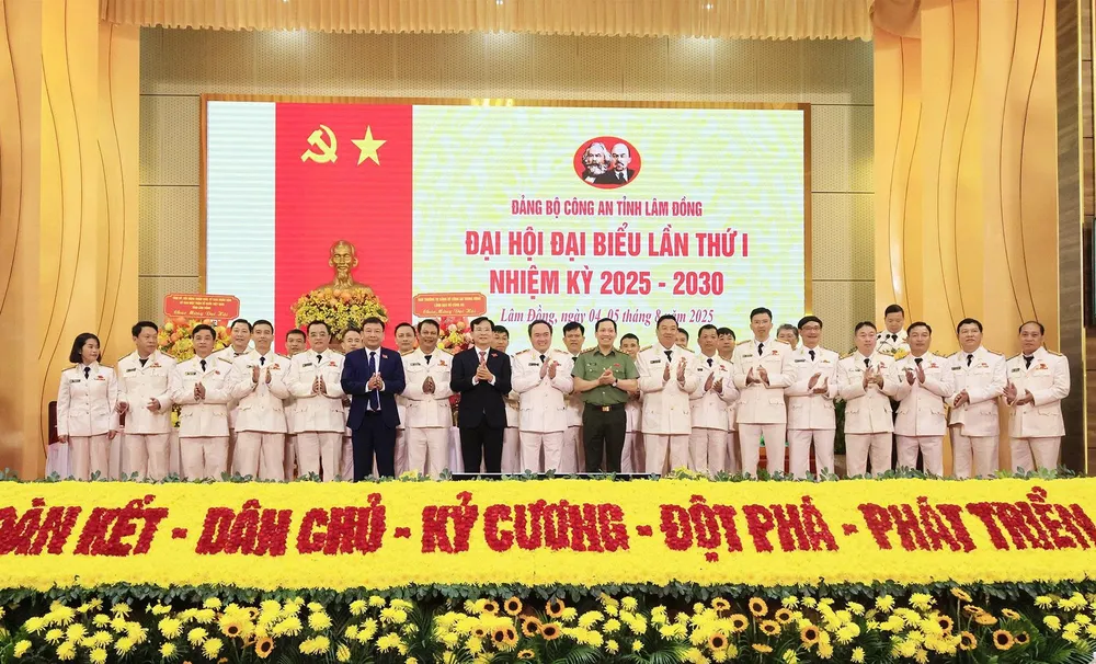 Các đại biểu tham dự đại hội