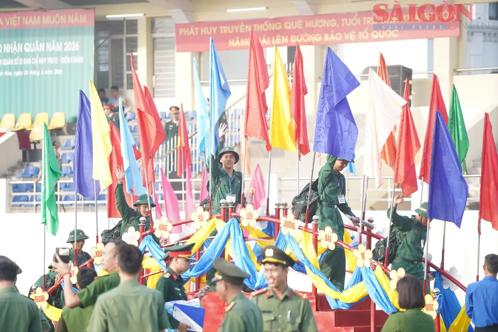 Tỉnh Khánh Hòa có 3.573 thanh niên lên đường nhập ngũ-Ảnh HIẾU GIANG.JPG