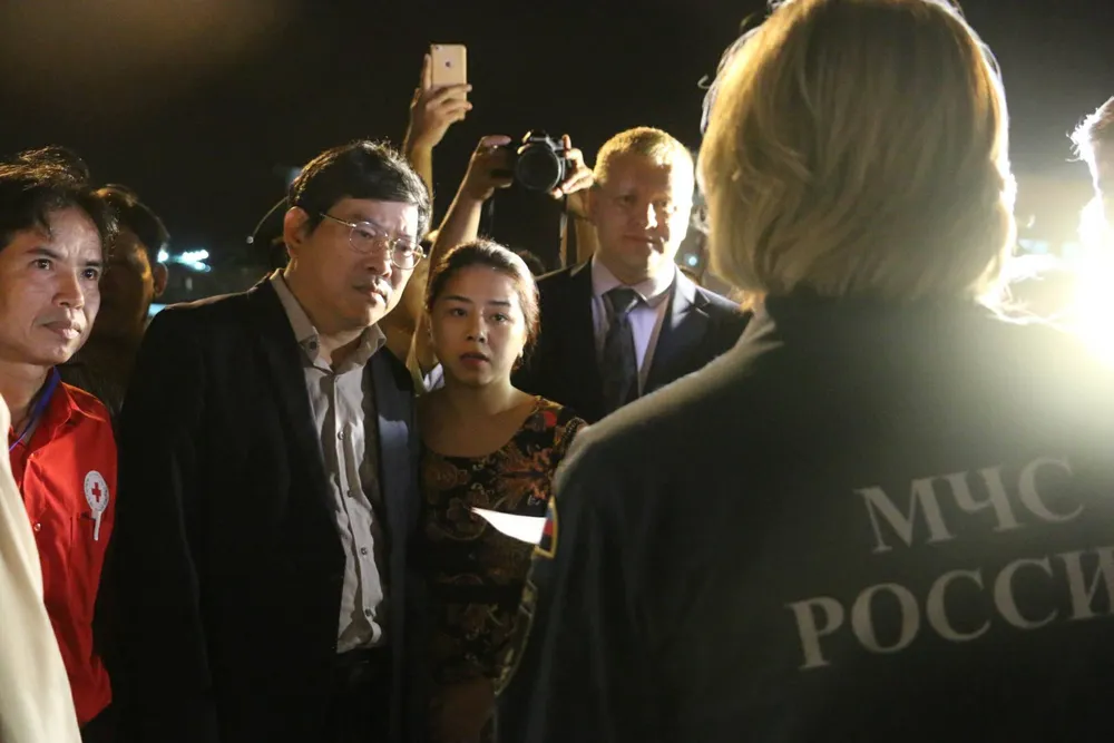 Máy bay Nga chở hàng cứu trợ đã đến Cam Ranh ảnh 6