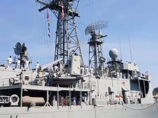 Tàu Hải quân Australia thăm cảng quốc tế Cam Ranh ảnh 5