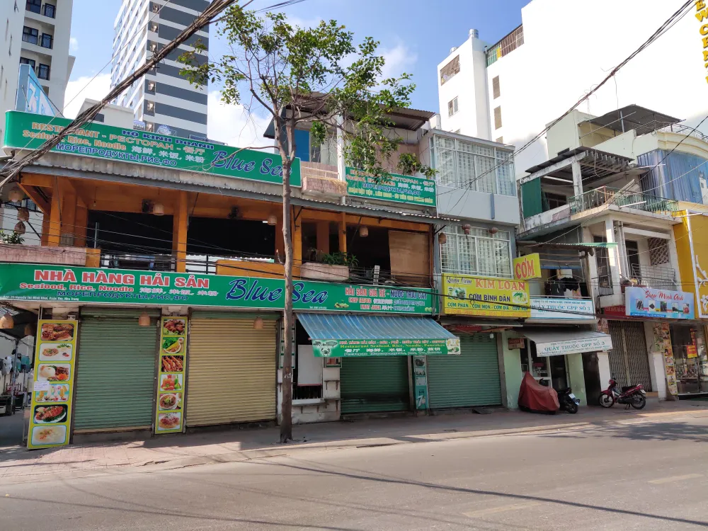Biển Nha Trang không bóng người trong ngày đầu thực hiện Chỉ thị 16 về phòng, chống dịch Covid-19 ảnh 6