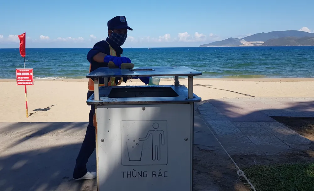 Biển Nha Trang không bóng người trong ngày đầu thực hiện Chỉ thị 16 về phòng, chống dịch Covid-19 ảnh 5